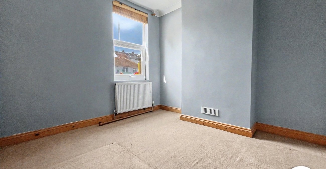 2 bedroom house to rent in Rochester | Robinson Michael & Jackson