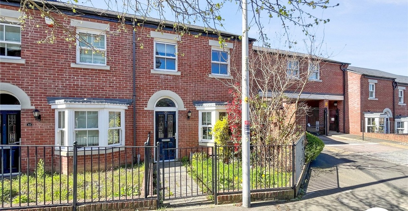 3 bedroom house to rent in Rochester | Robinson Michael & Jackson