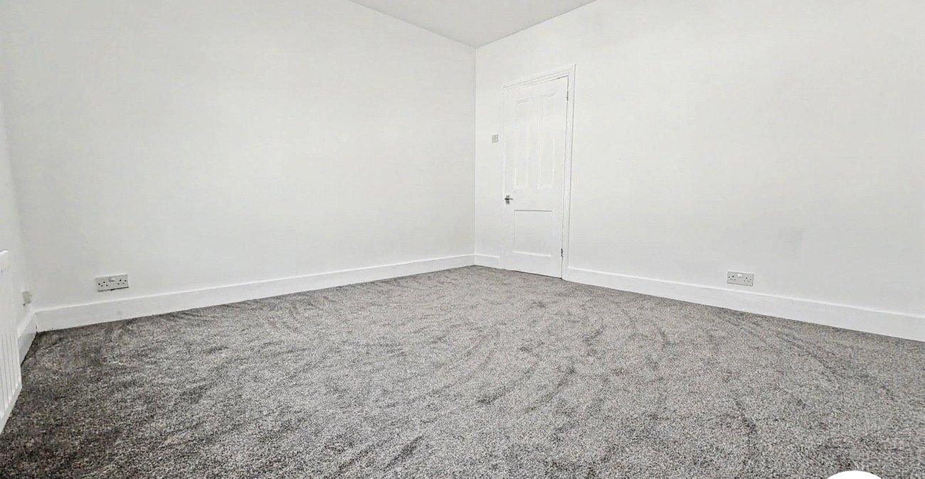 4 bedroom house to rent in Rochester | Robinson Michael & Jackson