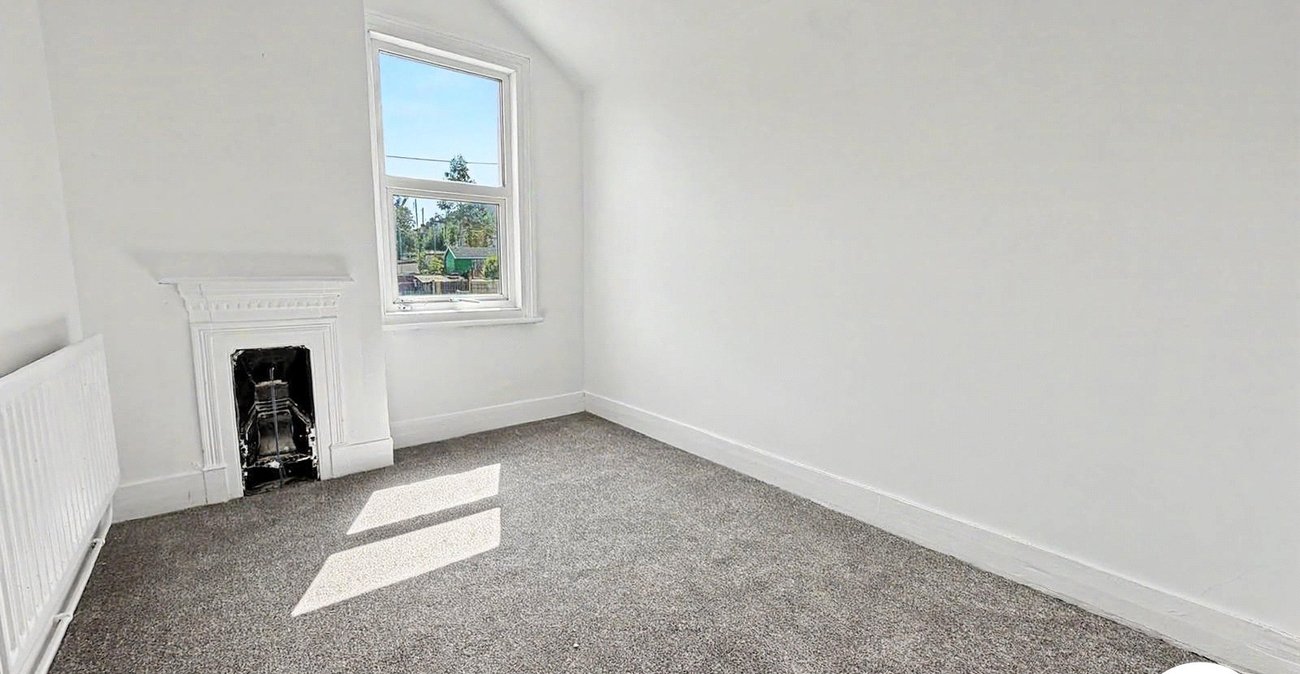4 bedroom house to rent in Rochester | Robinson Michael & Jackson