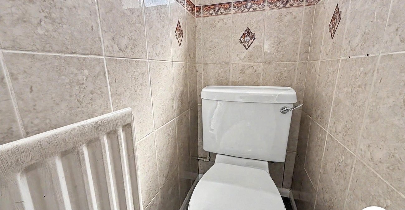 4 bedroom house to rent in Rochester | Robinson Michael & Jackson
