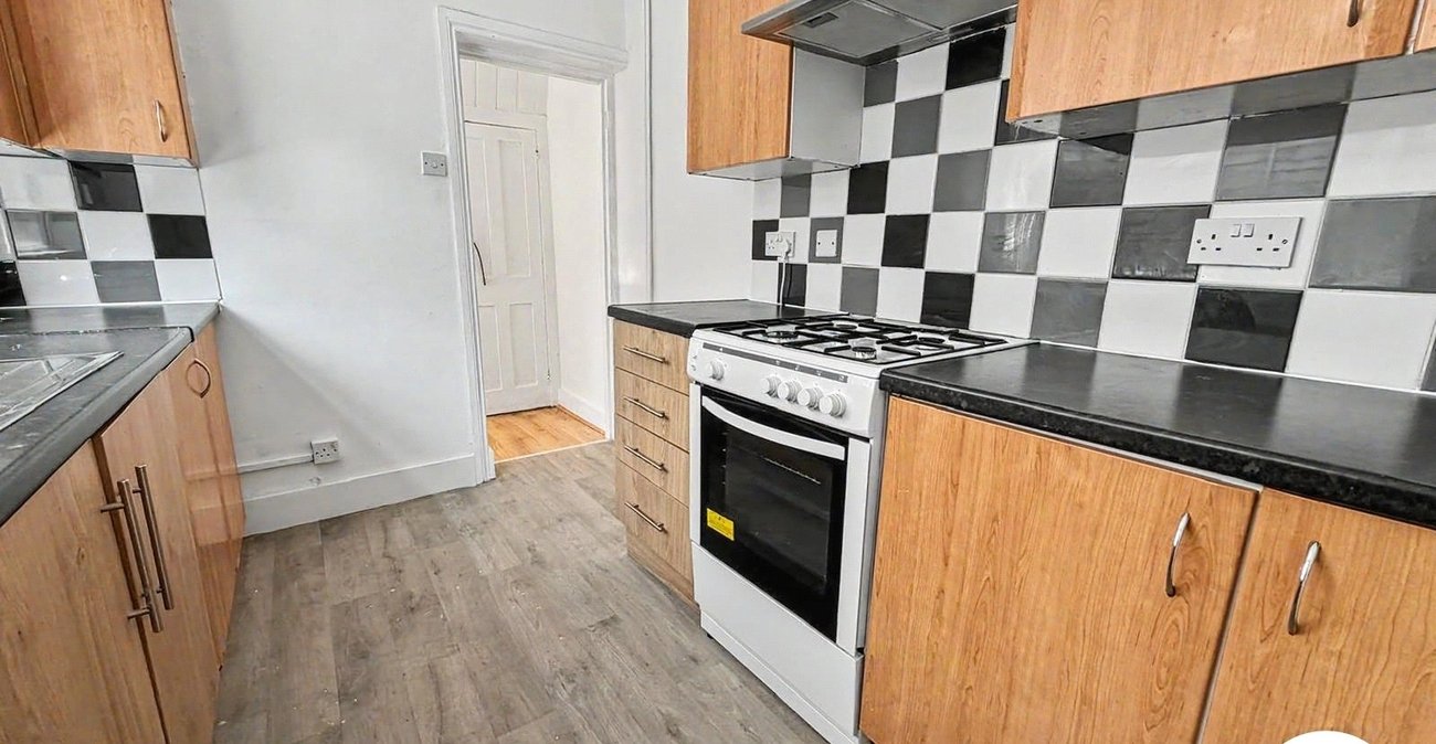 4 bedroom house to rent in Rochester | Robinson Michael & Jackson