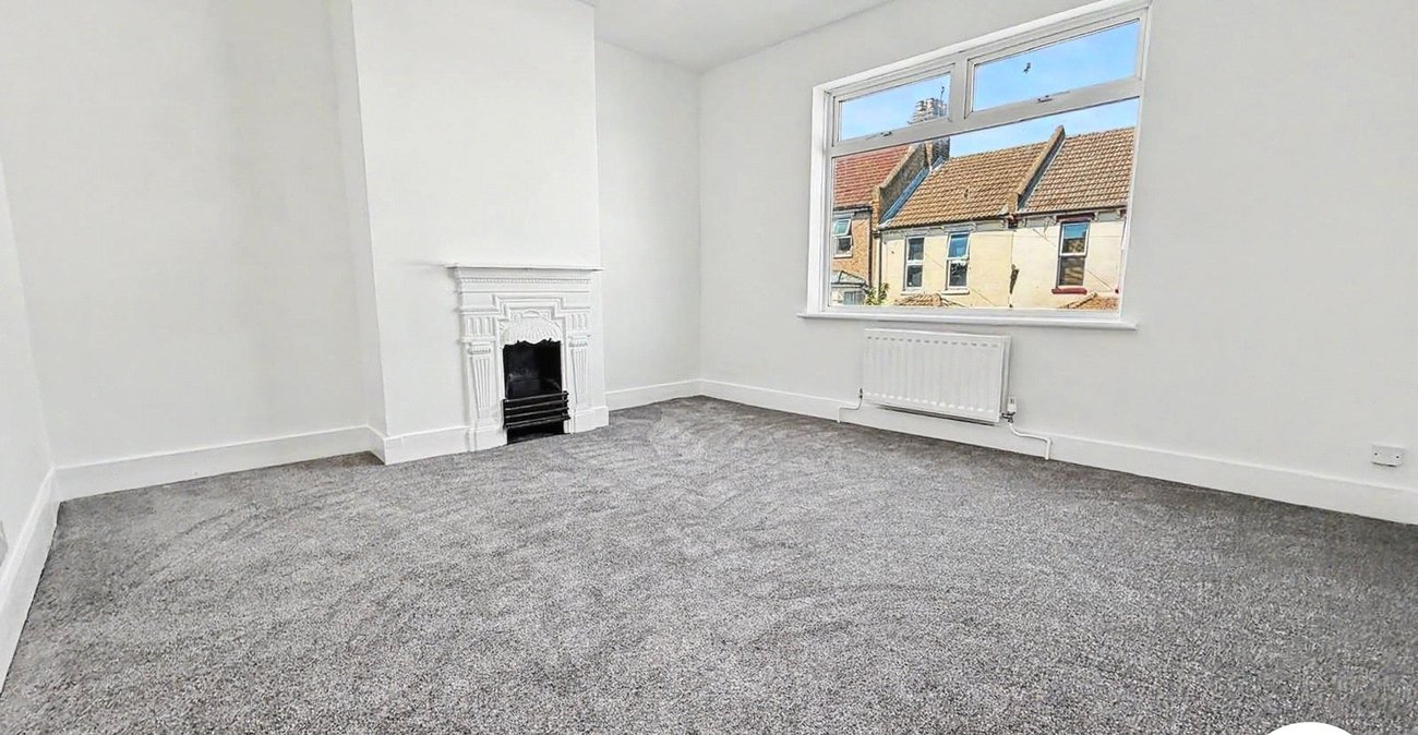 4 bedroom house to rent in Rochester | Robinson Michael & Jackson