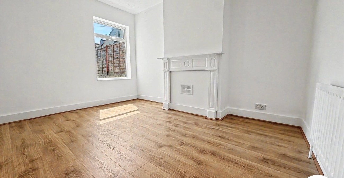 4 bedroom house to rent in Rochester | Robinson Michael & Jackson