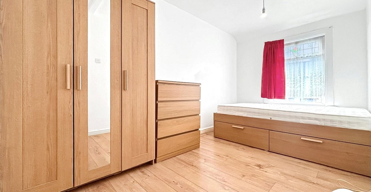 3 bedroom house to rent in Dartford | Robinson Jackson