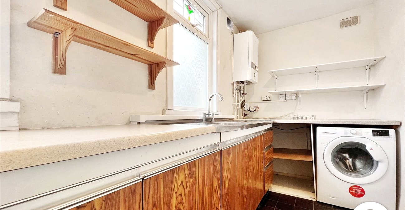 3 bedroom house to rent in Dartford | Robinson Jackson