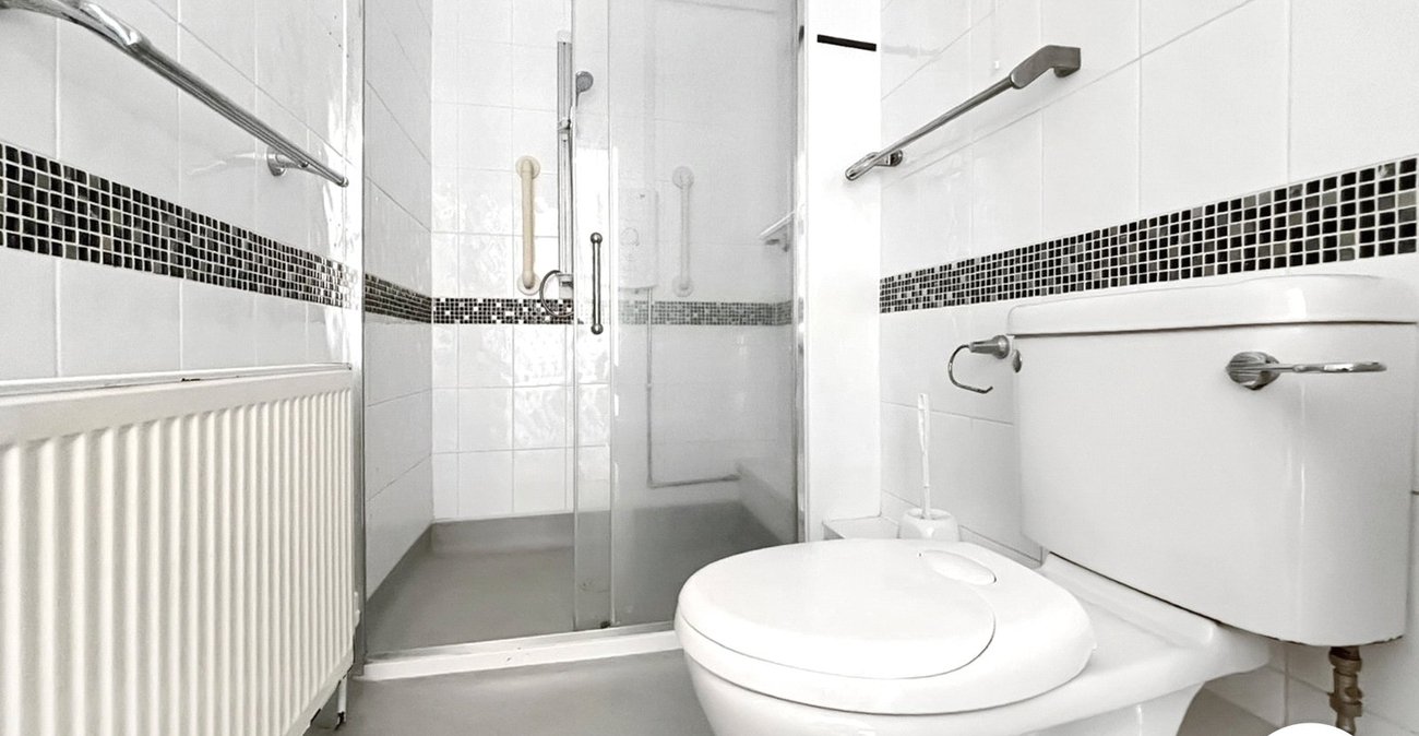 3 bedroom house to rent in Dartford | Robinson Jackson