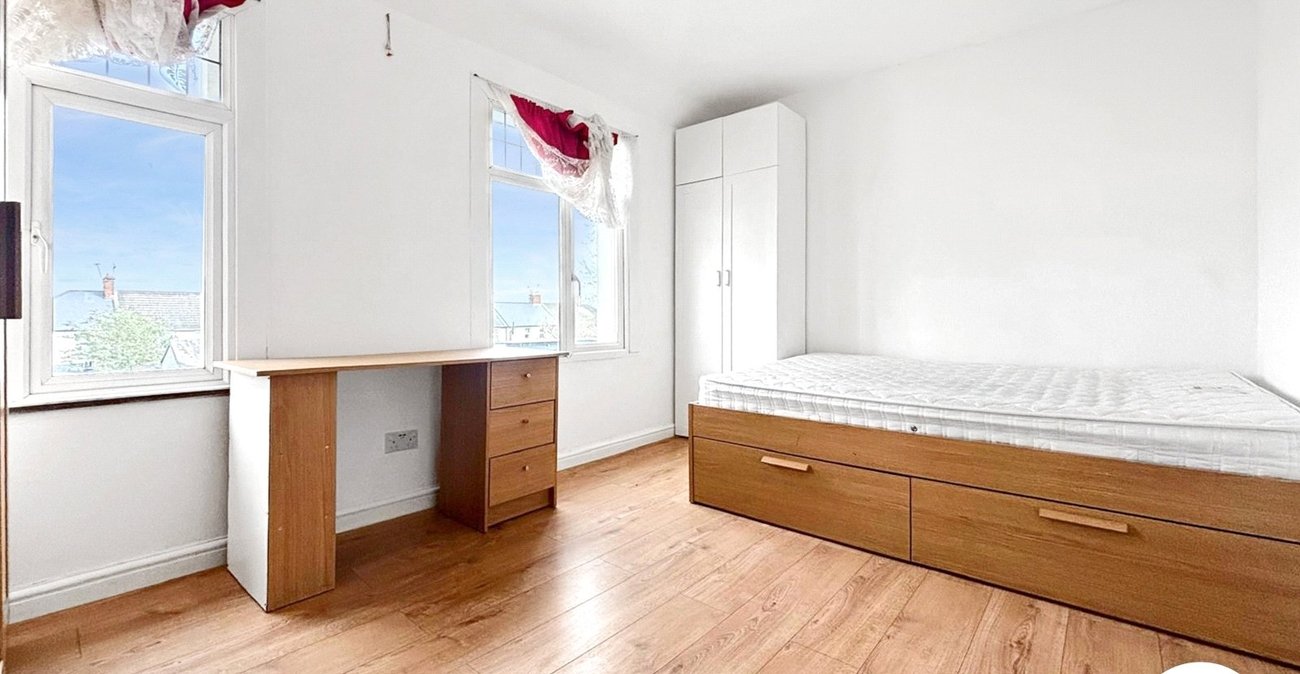 3 bedroom house to rent in Dartford | Robinson Jackson
