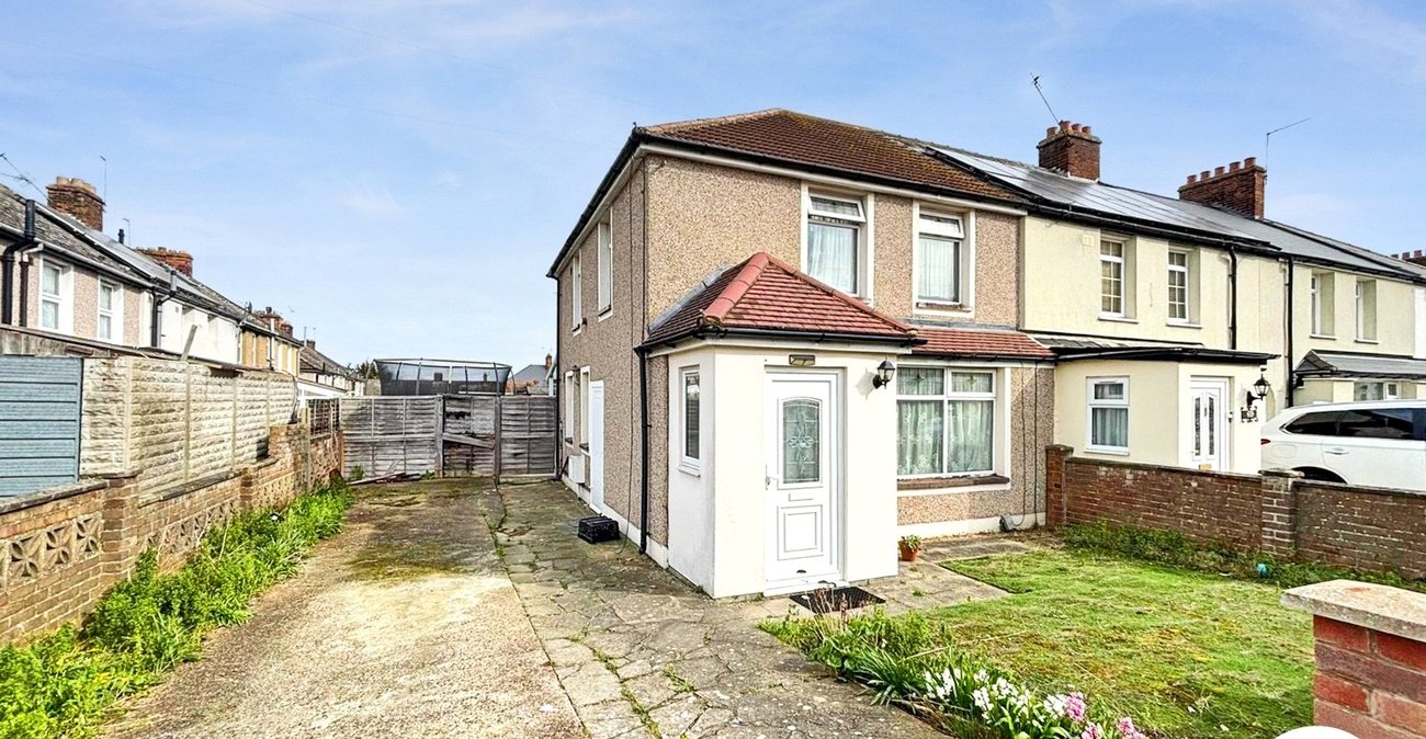 3 bedroom house to rent in Dartford | Robinson Jackson