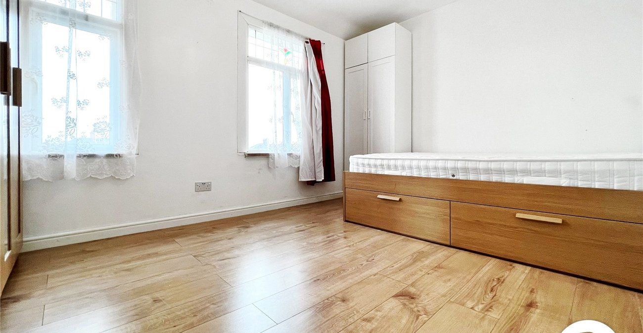 3 bedroom house to rent in Dartford | Robinson Jackson