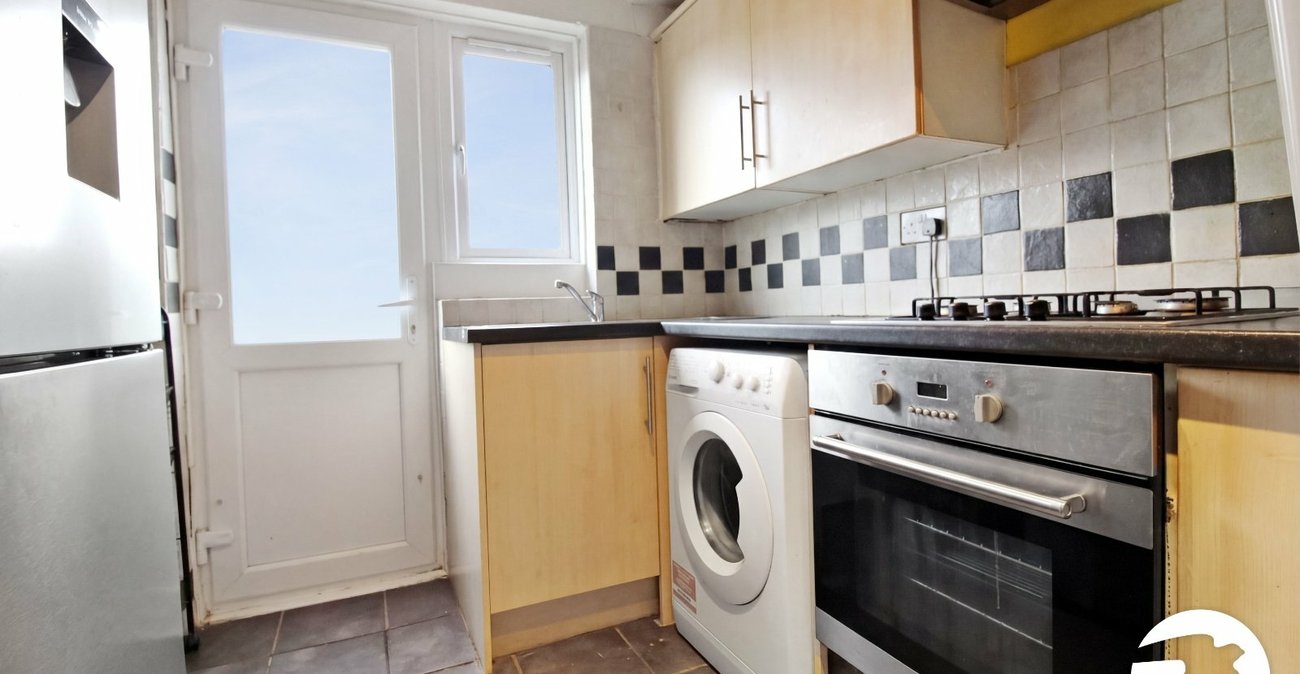 3 bedroom house to rent in Gravesend | Robinson Michael & Jackson
