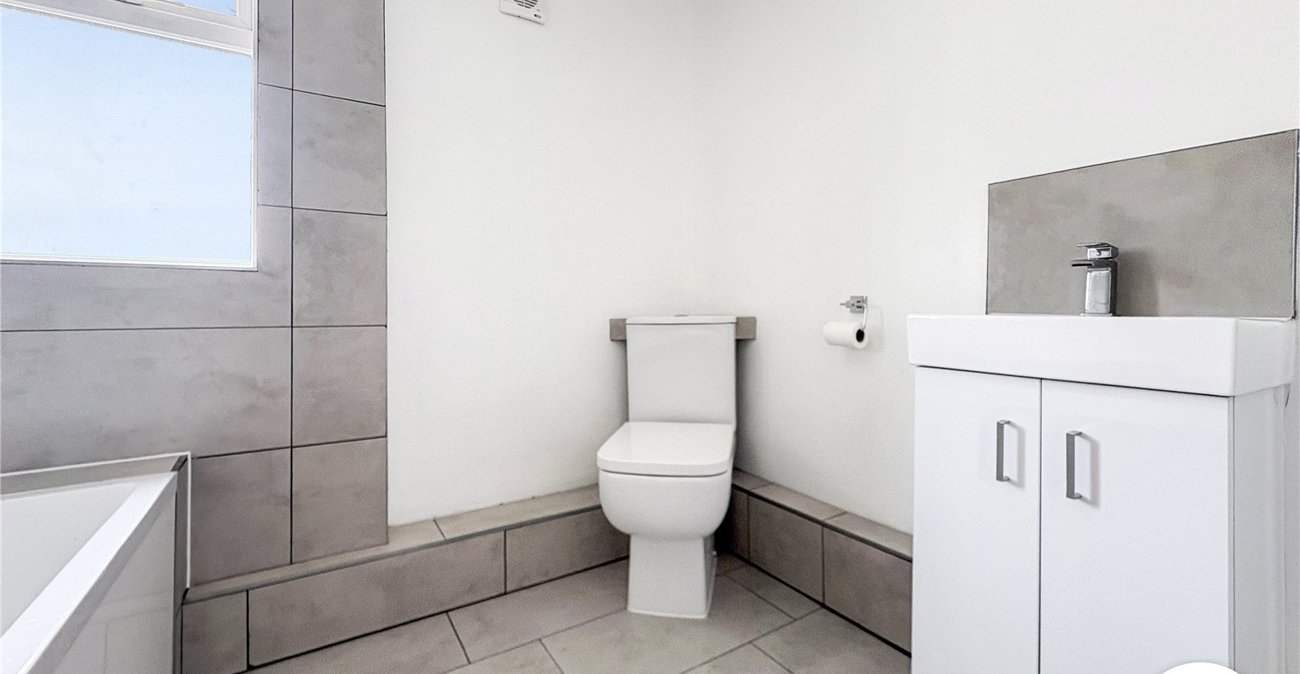 3 bedroom house to rent in Chatham | Robinson Michael & Jackson