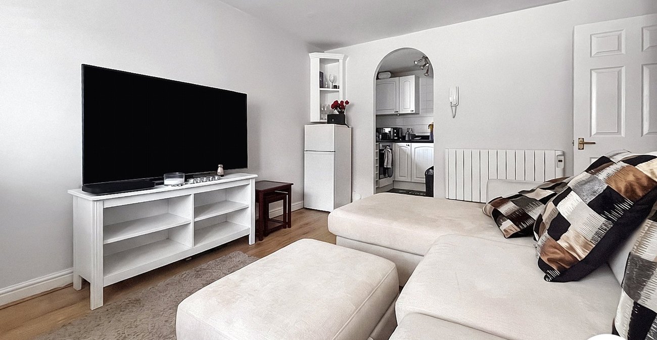 1 bedroom property to rent in Erith | Robinson Jackson