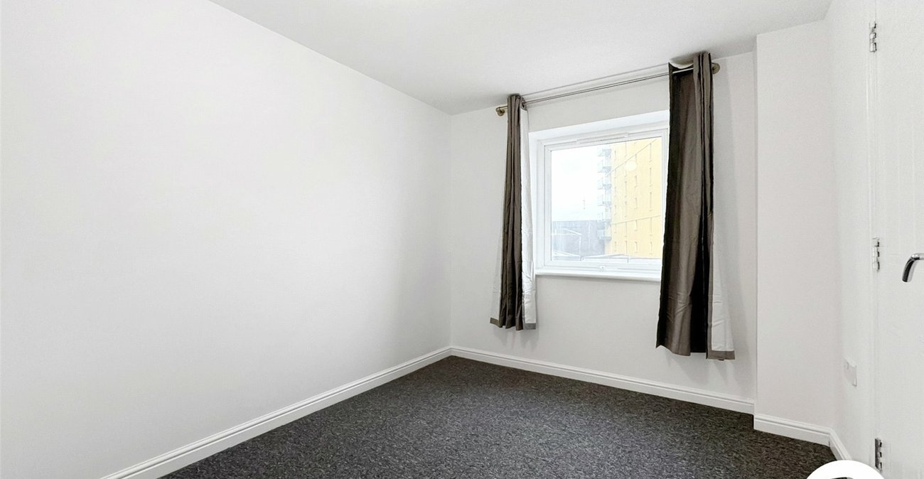 2 bedroom property to rent in London | 