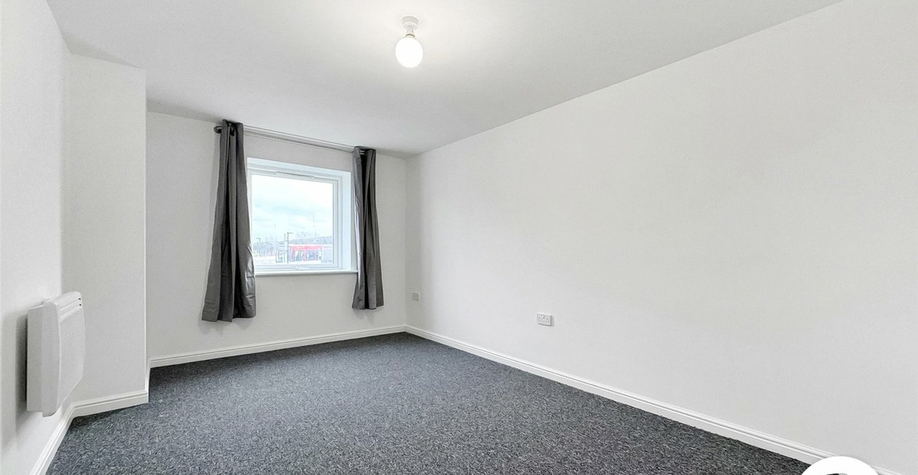 2 bedroom property to rent in London | 