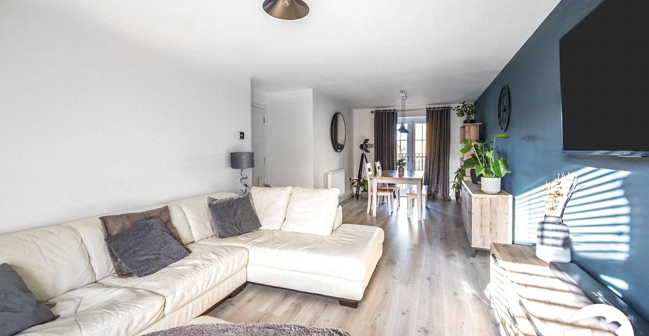 2 bedroom property to rent in Allington | Robinson Michael & Jackson