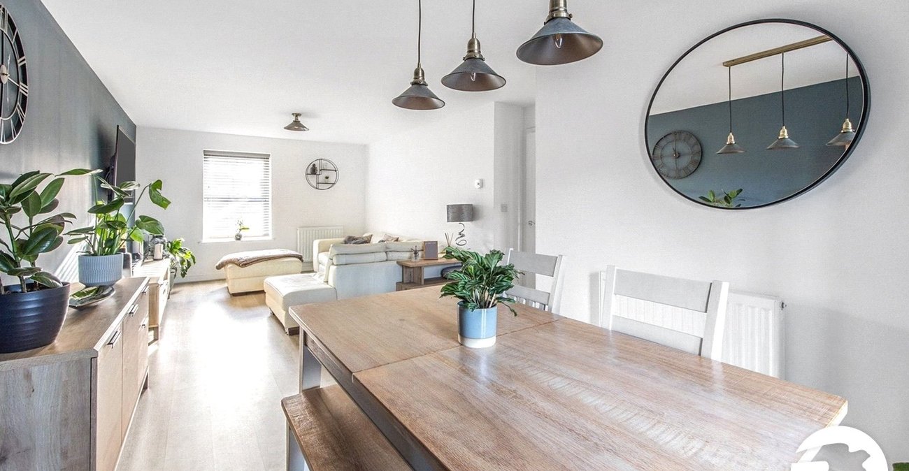 2 bedroom property to rent in Allington | Robinson Michael & Jackson