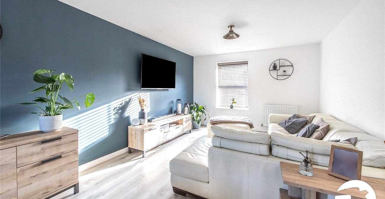 2 bedroom property to rent in Allington | Robinson Michael & Jackson
