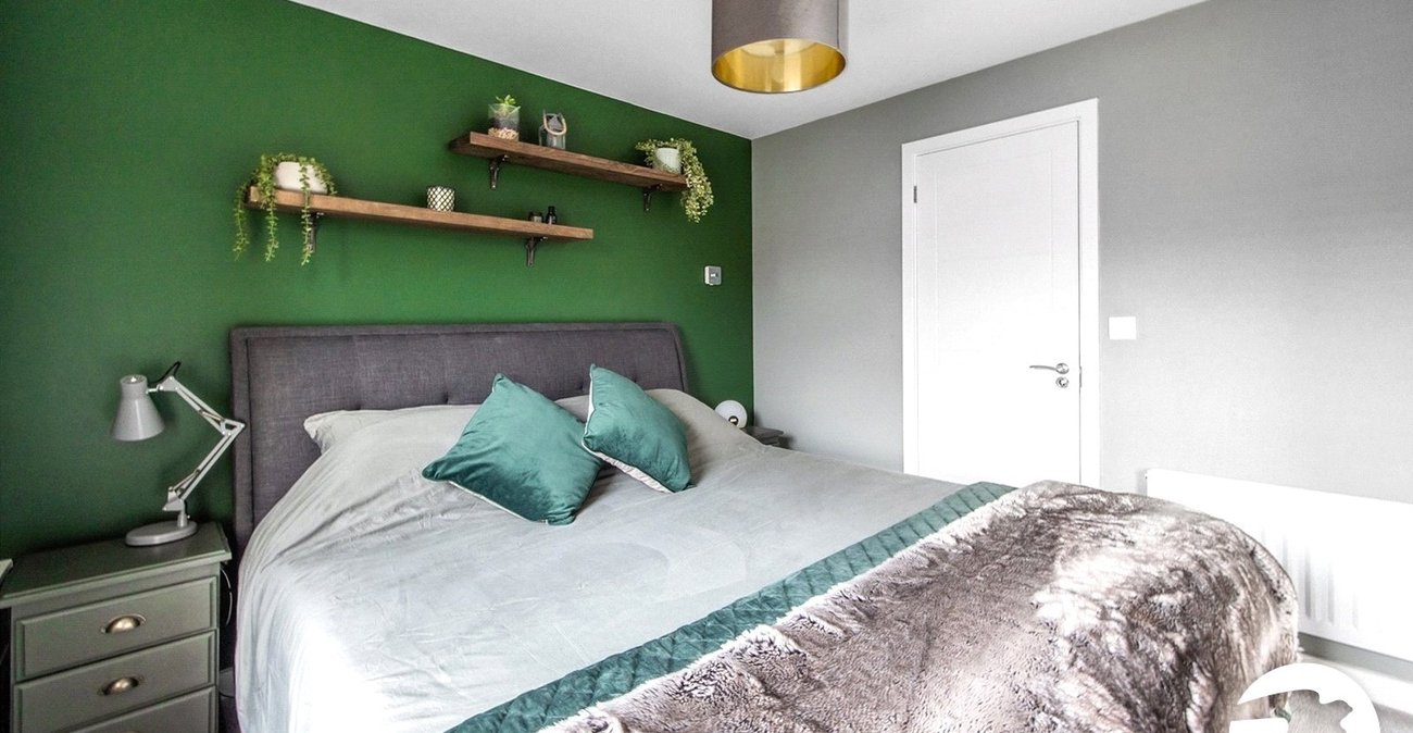 2 bedroom property to rent in Allington | Robinson Michael & Jackson