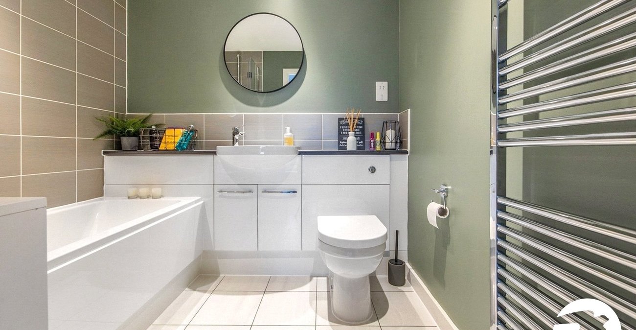 2 bedroom property to rent in Allington | Robinson Michael & Jackson