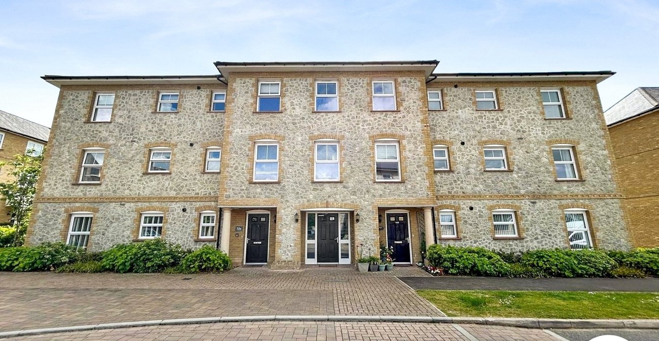 2 bedroom property to rent in Allington | Robinson Michael & Jackson