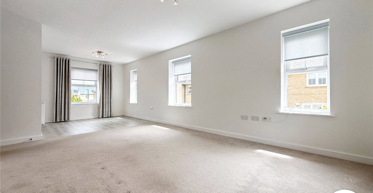 2 bedroom property to rent in Allington | Robinson Michael & Jackson