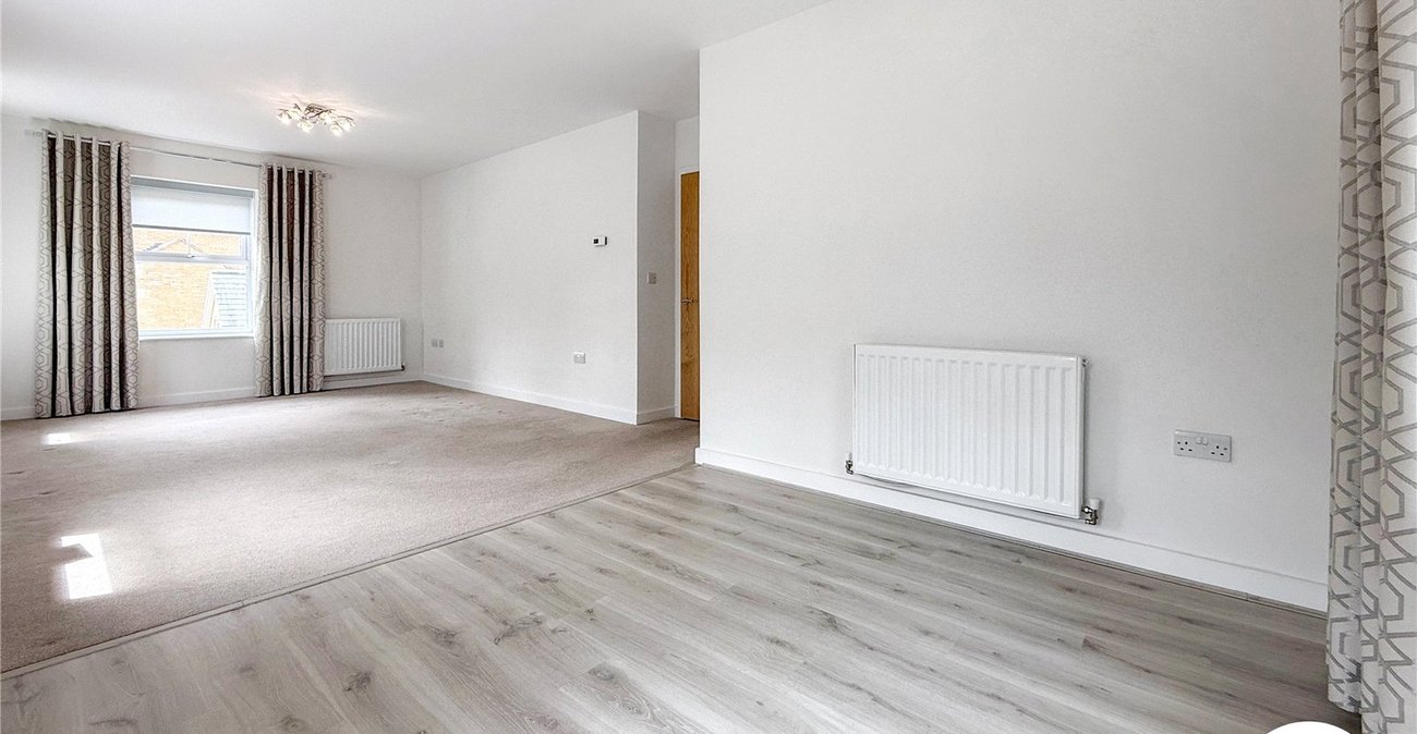 2 bedroom property to rent in Allington | Robinson Michael & Jackson