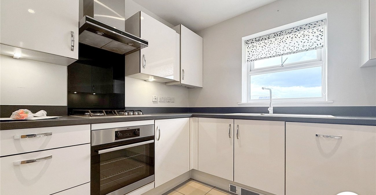 2 bedroom property to rent in Allington | Robinson Michael & Jackson