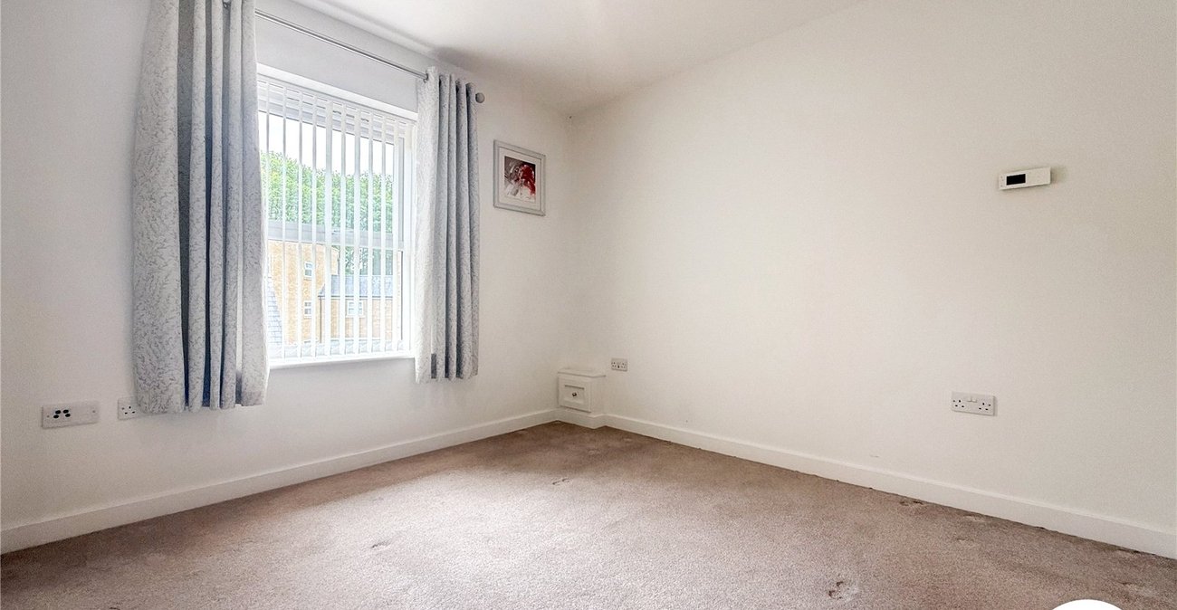 2 bedroom property to rent in Allington | Robinson Michael & Jackson