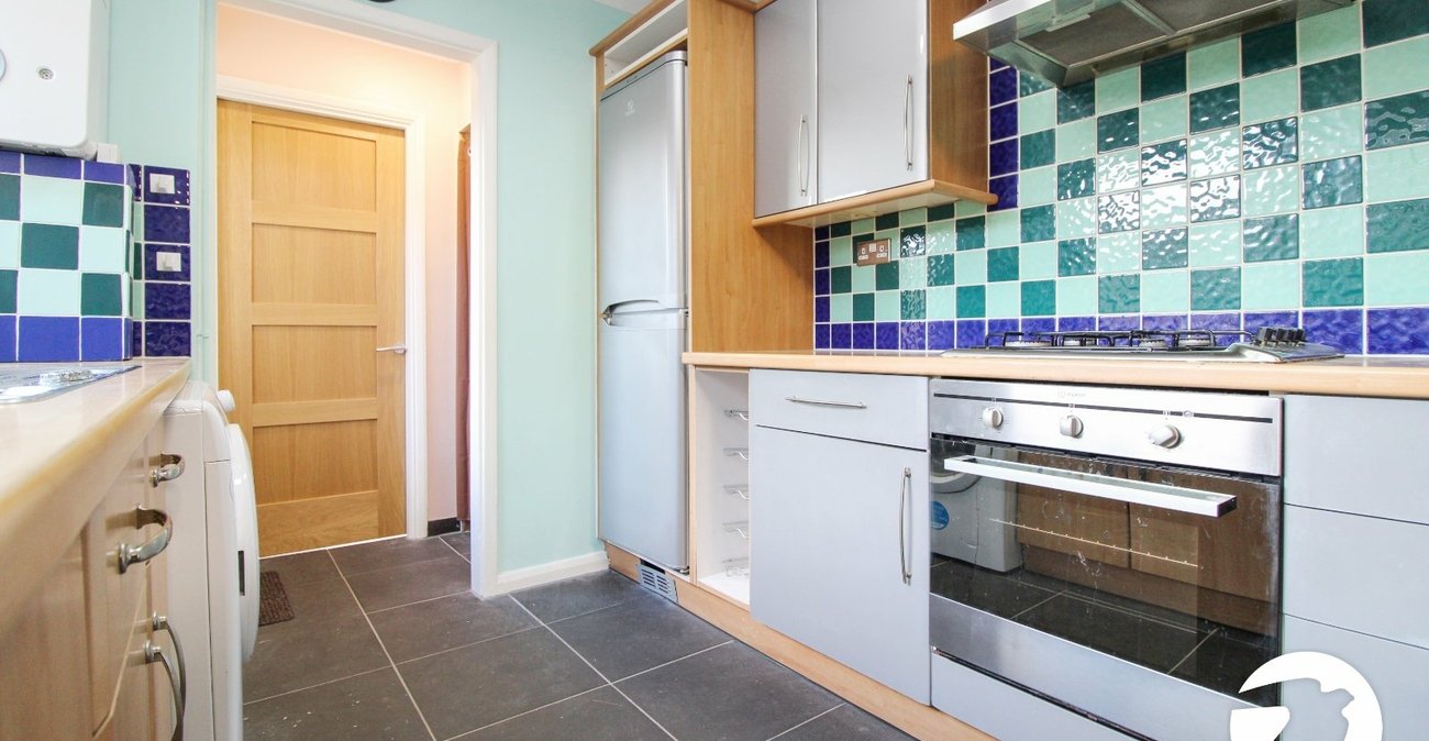 1 bedroom property to rent in Greenhithe | Robinson Michael & Jackson