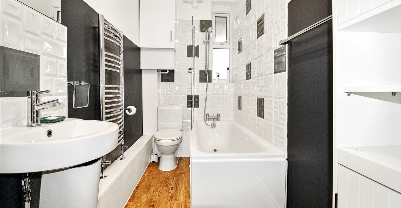 2 bedroom property to rent in Orpington | Robinson Jackson