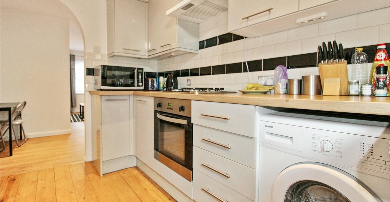 2 bedroom property to rent in Orpington | Robinson Jackson