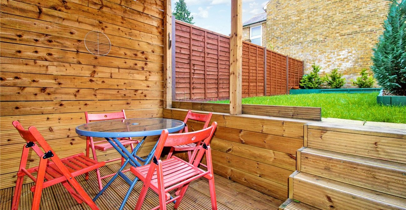 2 bedroom property to rent in Orpington | Robinson Jackson