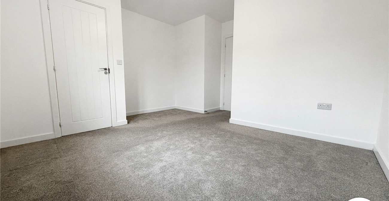 3 bedroom house to rent in Rainham | Robinson Michael & Jackson