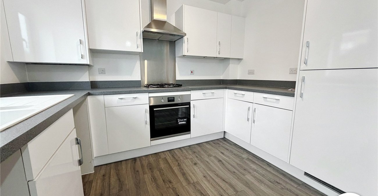 3 bedroom house to rent in Rainham | Robinson Michael & Jackson