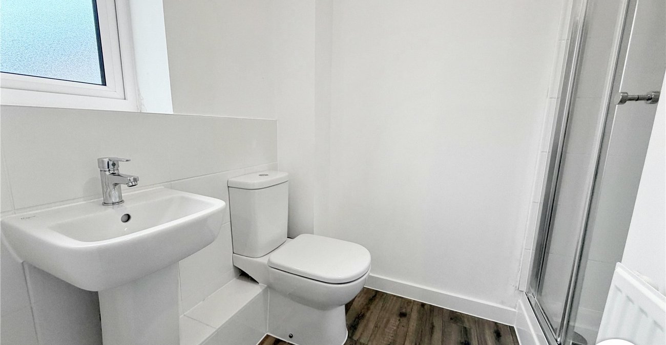 3 bedroom house to rent in Rainham | Robinson Michael & Jackson