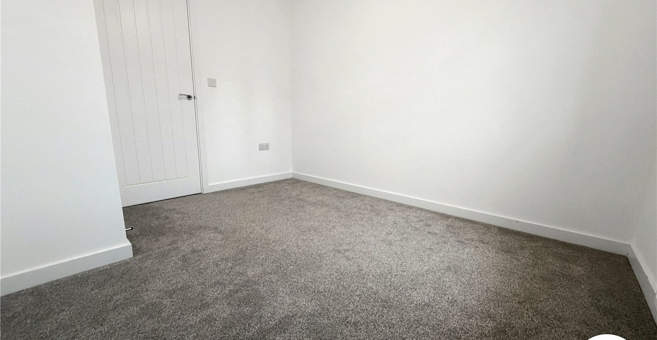 3 bedroom house to rent in Rainham | Robinson Michael & Jackson
