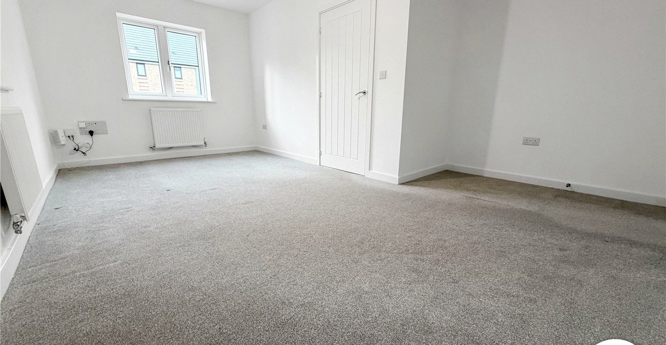3 bedroom house to rent in Rainham | Robinson Michael & Jackson