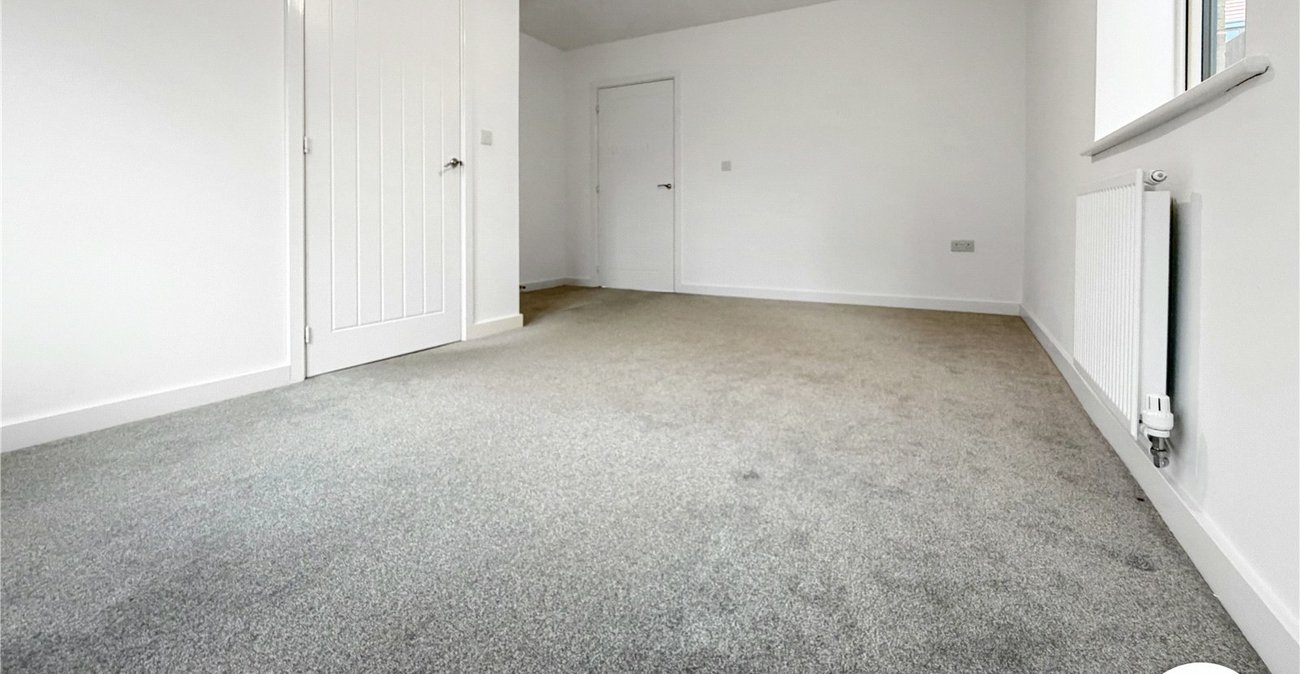 3 bedroom house to rent in Rainham | Robinson Michael & Jackson