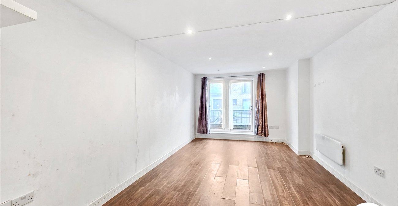 2 bedroom property to rent in Birdwood Avenue | Robinson Jackson