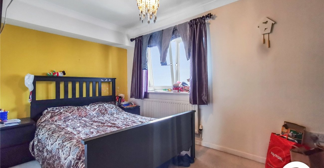 2 bedroom property to rent in Erith | Robinson Jackson