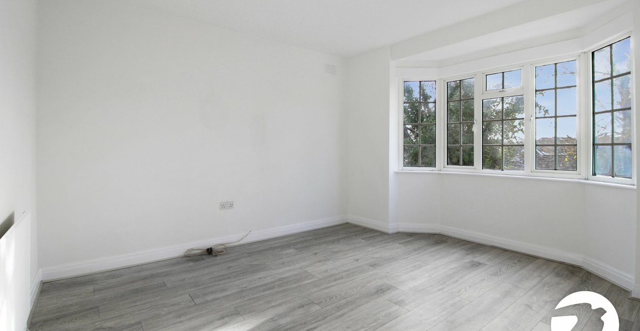 2 bedroom property to rent in London | Robinson Jackson