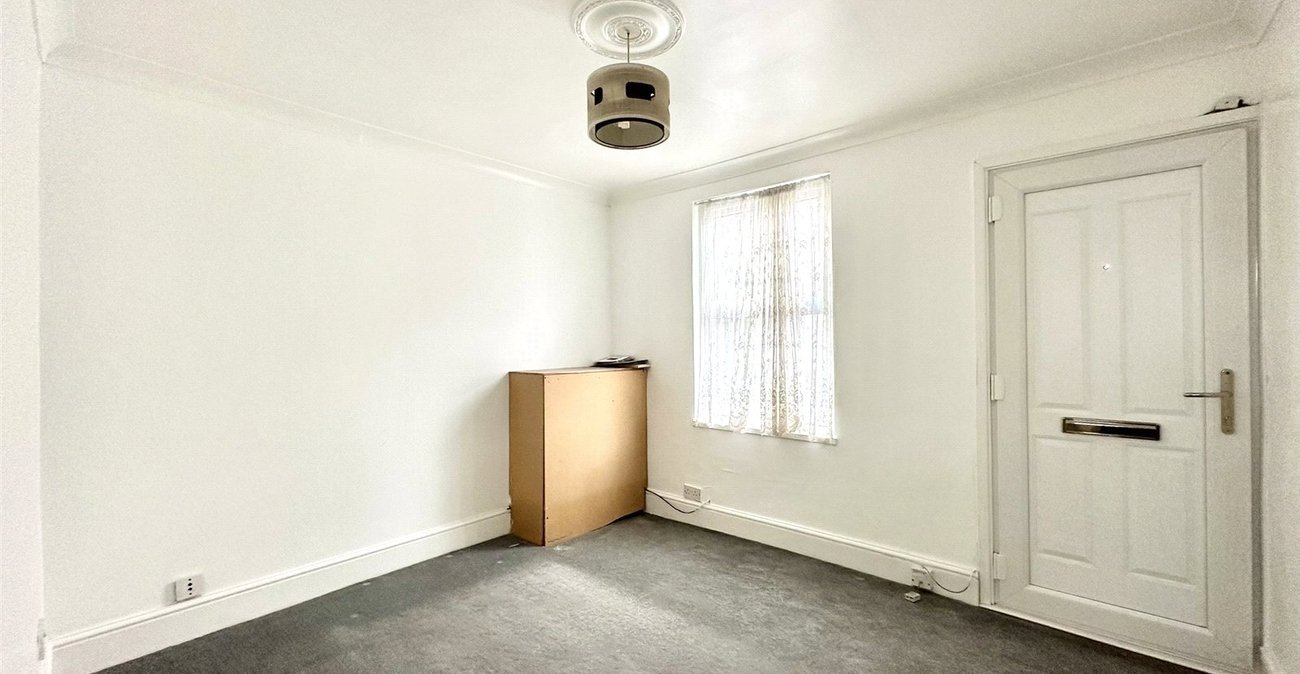 2 bedroom house to rent in Swanscombe | Robinson Michael & Jackson