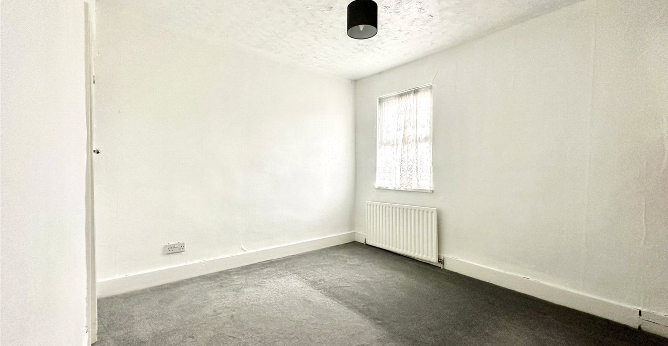 2 bedroom house to rent in Swanscombe | Robinson Michael & Jackson