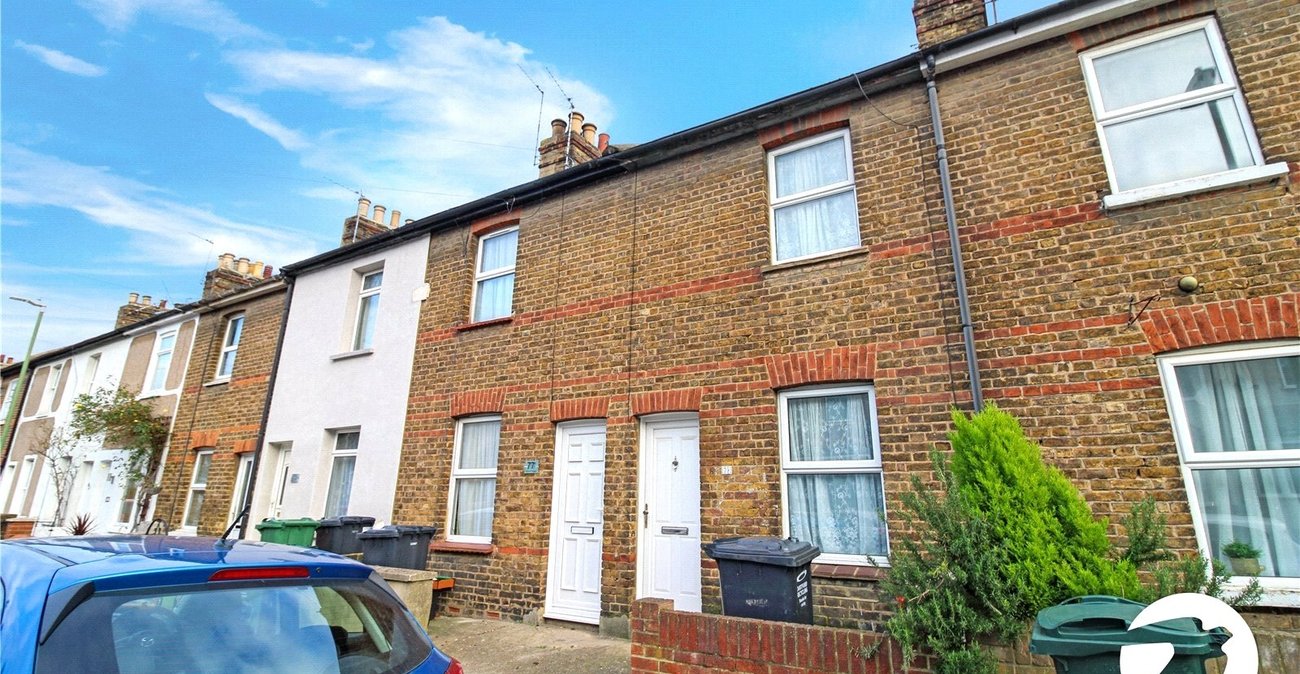 2 bedroom house to rent in Swanscombe | Robinson Michael & Jackson