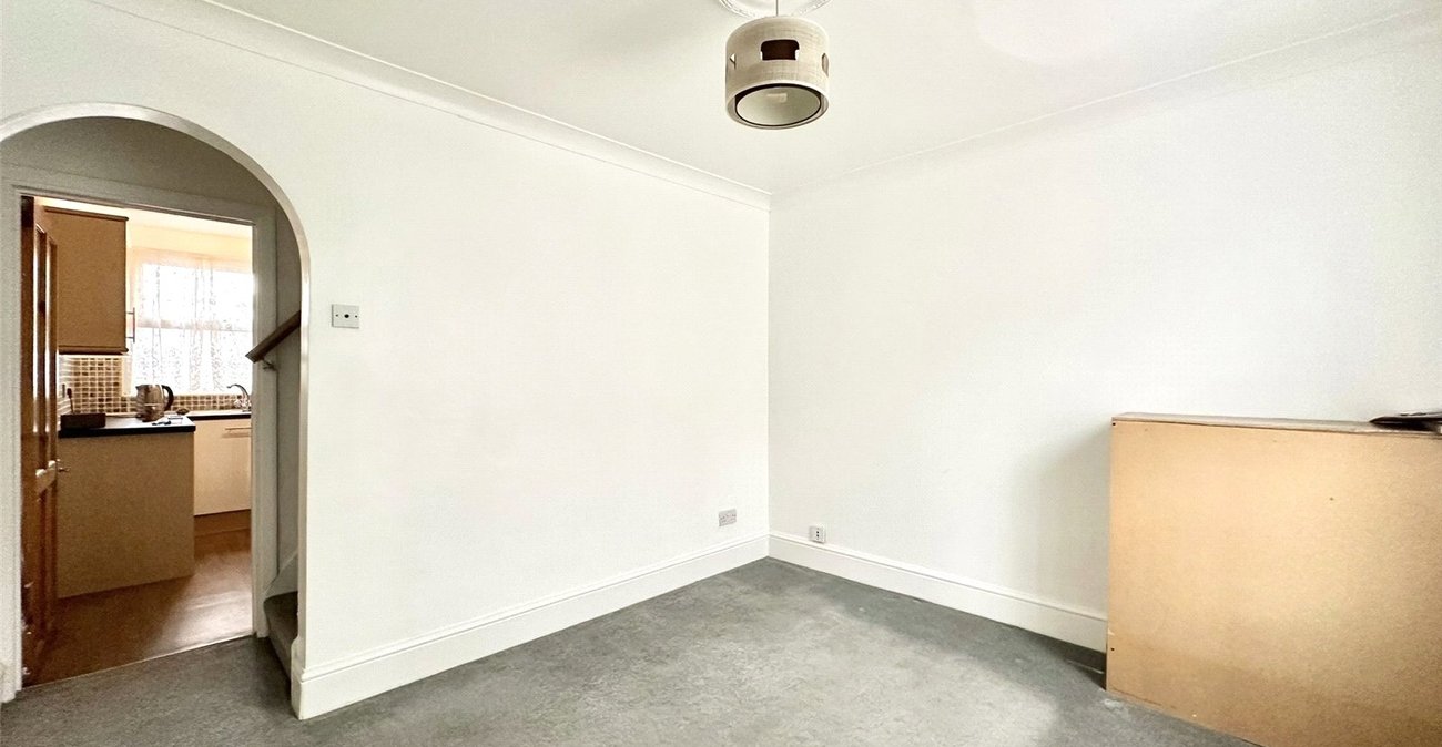 2 bedroom house to rent in Swanscombe | Robinson Michael & Jackson