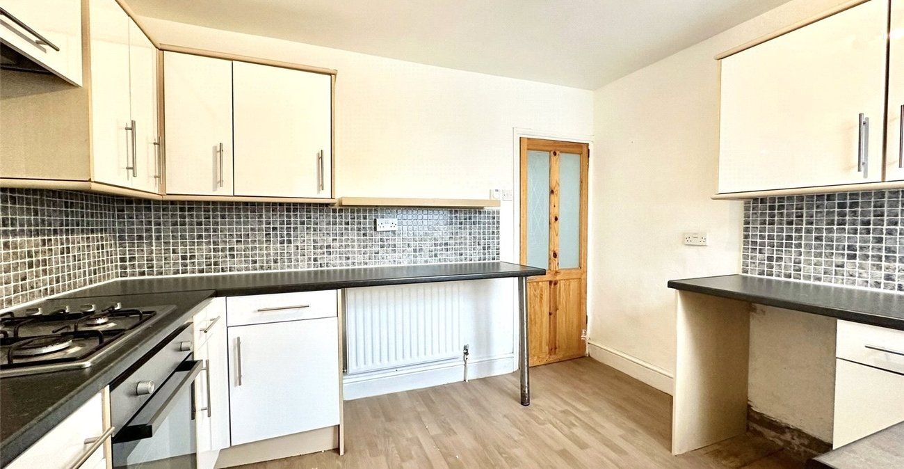 2 bedroom house to rent in Swanscombe | Robinson Michael & Jackson