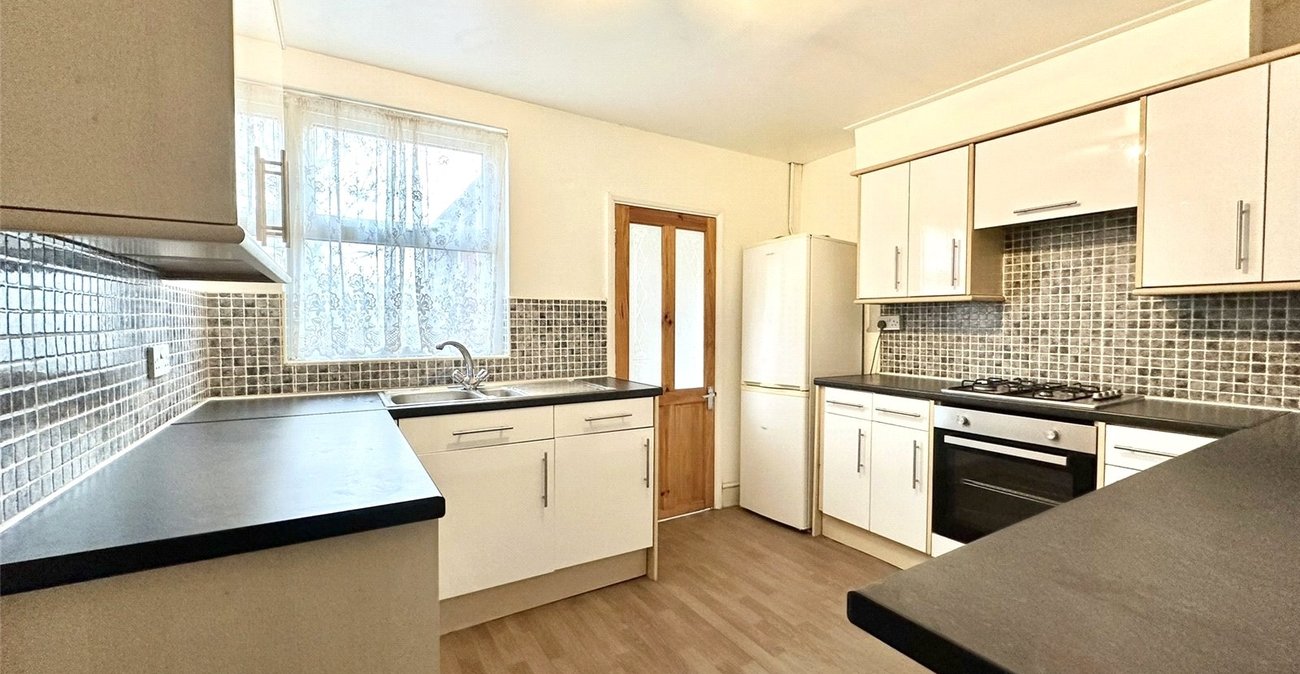 2 bedroom house to rent in Swanscombe | Robinson Michael & Jackson
