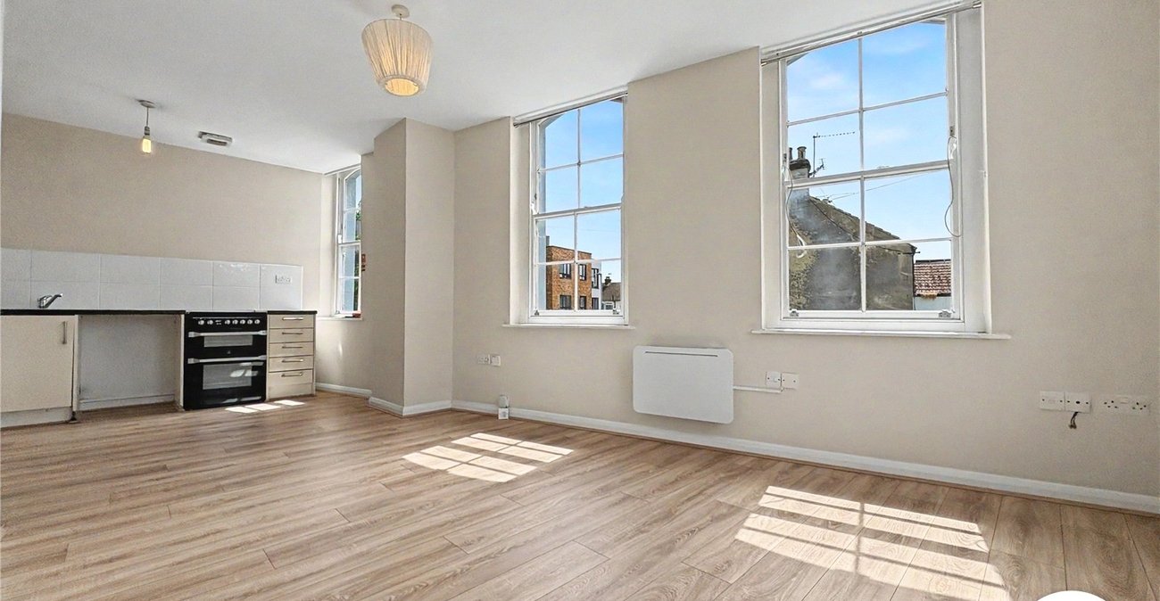 2 bedroom property to rent in Gillingham | Robinson Michael & Jackson