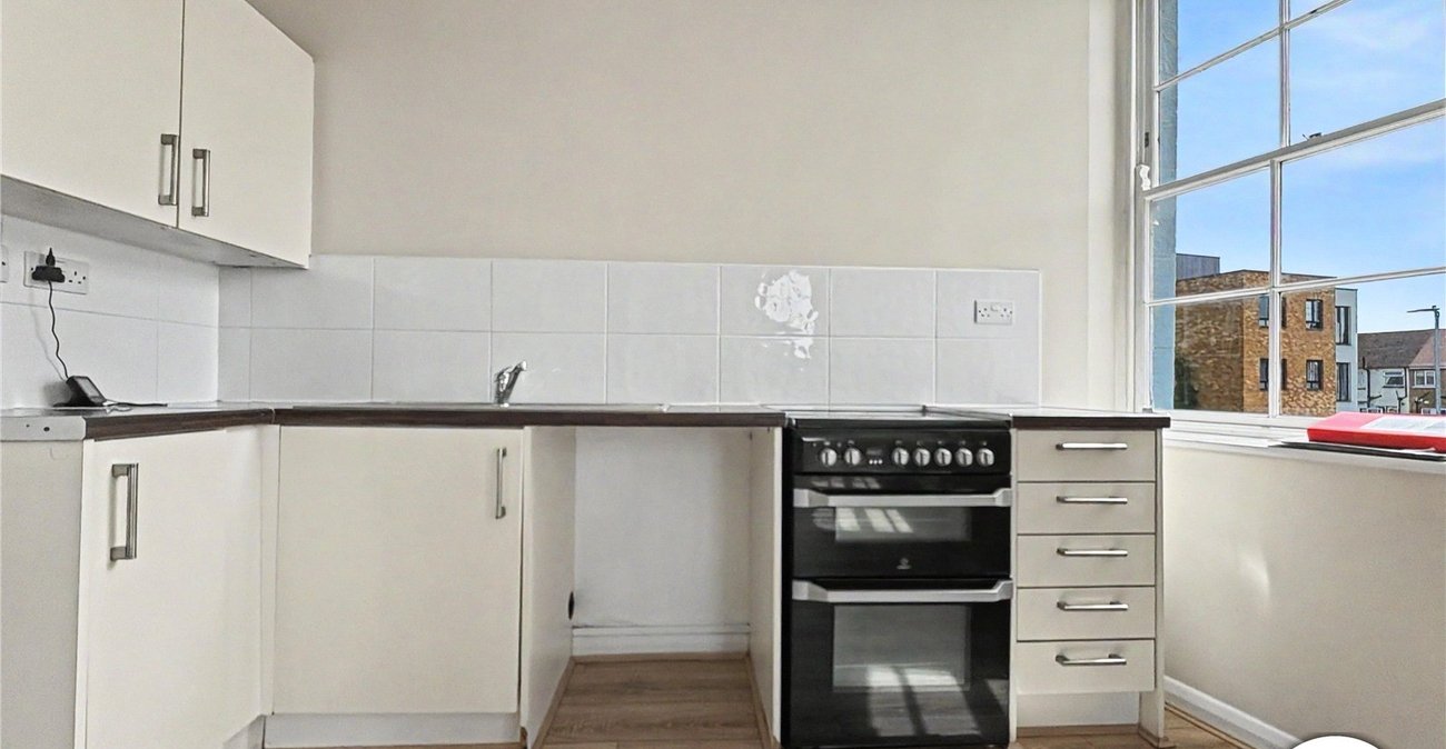 2 bedroom property to rent in Gillingham | Robinson Michael & Jackson